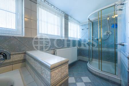 Prodej rodinné vily 7+1+příslušenství, 402m2, pozemek 1138m2, ul. Chrpová 648, Průhonice