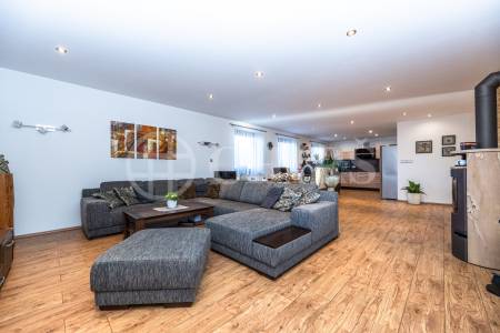 Prodej rodinného domu 4+kk, OV, 122 m², ul. Školní, Cvrčovice