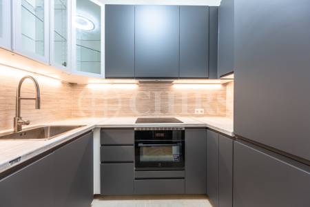 Pronájem  bytu 2+kk s balkonem, 53m2, ul. Mostecká, Praha 1- Malá Strana
