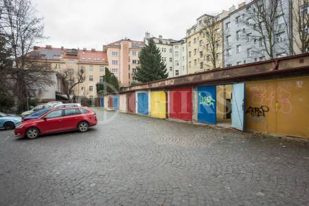 Pronájem garáže, 14m2, ul. Břevnovská, Praha 6 - Břevnov