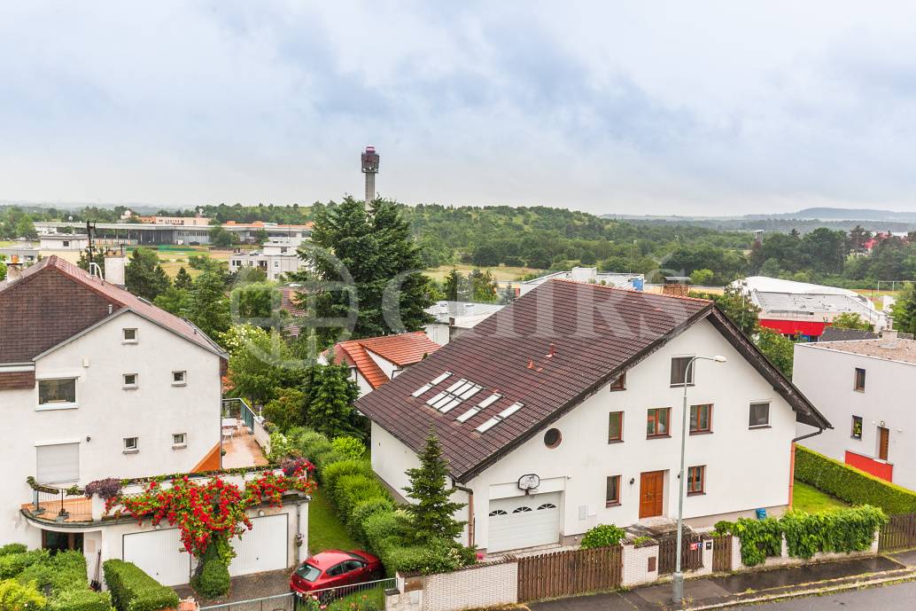 Prodej bytu 3+1/L, DV, 66m2, ul. Šatrova 663,  Praha 4 Kamýk