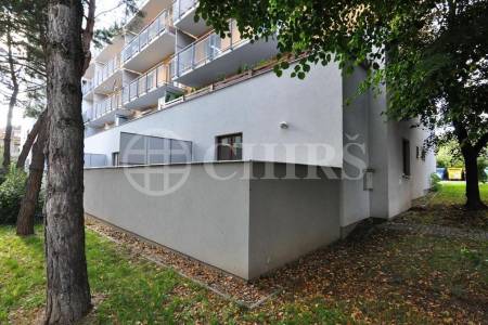 Prodej bytu 2+kk s terasou (č. 1.03), možnost dokoupit garáž. stání, 67 m2, ul. Bolívarova, P-6 Břevnov
