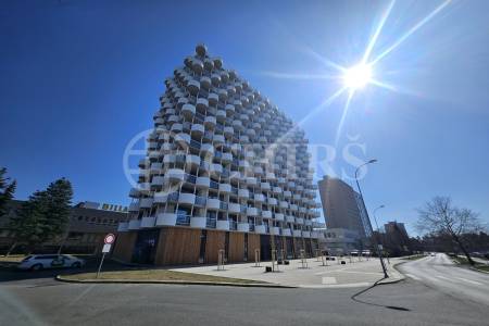 Pronájem bytu 2+kk, balkón, garážové stání, sklepy, OV, 61m2, ul. U Borského parku, Plzeň