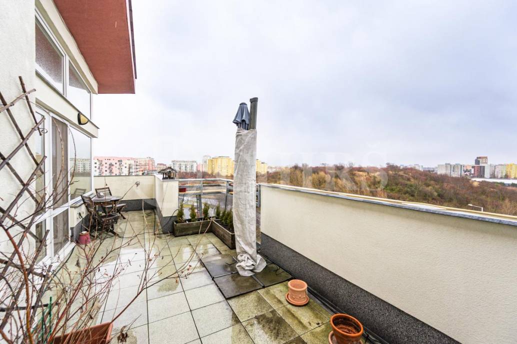 Pronájem bytu 5+kk s terasou a 2x garážovým stáním, OV, 129m2, ul. Harmonická 1379/1, Praha 5 - Stodůlky