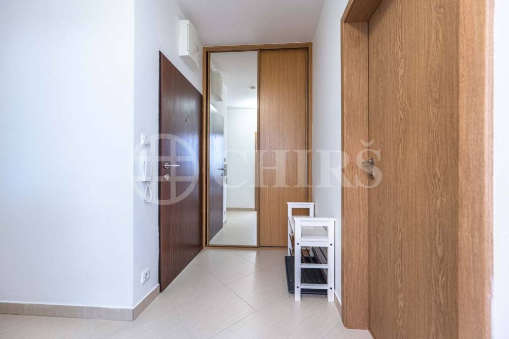 Prodej bytu 2+kk s lodžií a garážovým stáním, OV, 58m², ul. Svitákova 2818/9, Praha 5 - Stodůlky