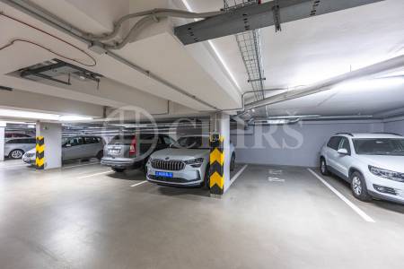 Pronájem bytu 3+kk s balkonem, lodžií a dvěma garážovými stáními, OV, 86 m², ul. Vacínovská 831/6, Praha 5 – Jinonice