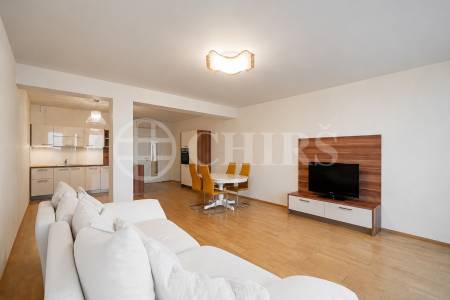 Pronájem bytu 4+kk s lodžií, OV, 152m2, ul. Švédská 1010/15, Praha 5 - Smíchov