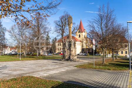 Pronájm multifunkčního  prostoru, OV, 210 m2,ul. Husovo náměstí 10, Hostivice, Středočeský kraj 