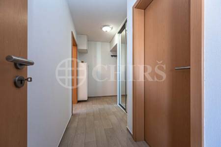Pronájem bytu 2+kk s balkonem, OV, 45m2, ul. Žitná 1871, Hostivice, okr. Praha-západ