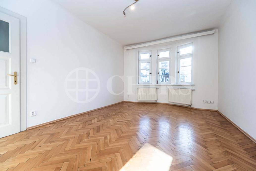 Pronájem RD 5+1 se zahradou, OV, ul. Na Ořechovce 201/20, Praha 6 - Střešovice