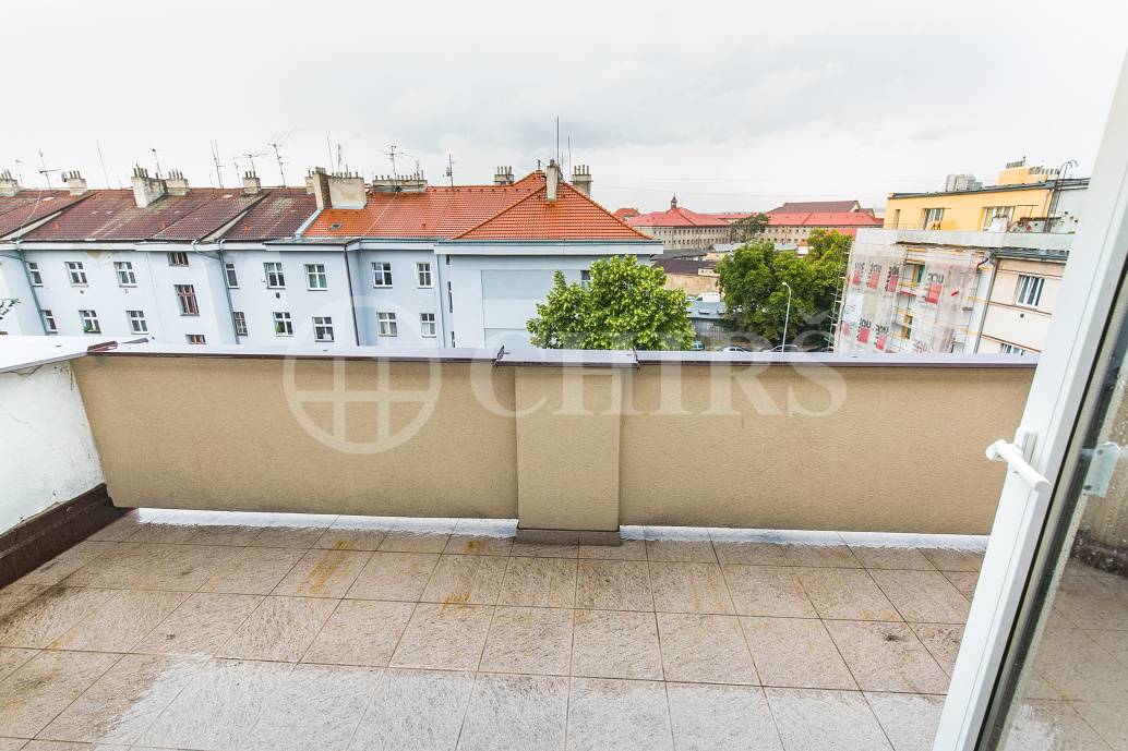 Prodej bytu 1+kk s balkonem, OV, 25m2, ul. V Zálomu 1270/9, Praha 4 - Nusle