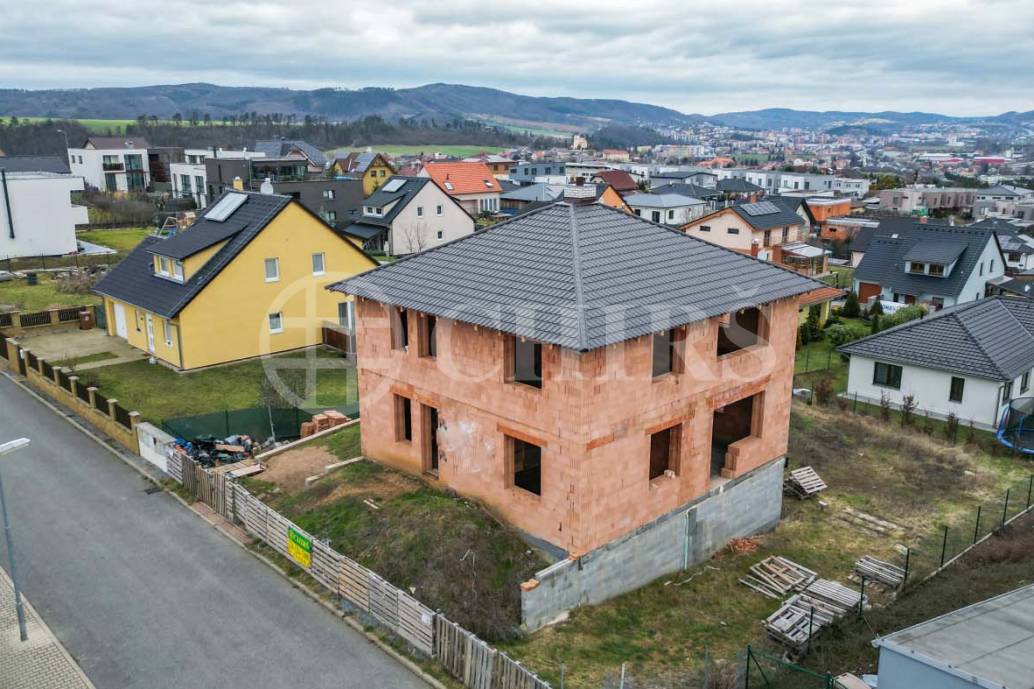 Prodej rozestavěného rodinného domu  5+1, OV, ul. Levinský Vršek, Králův Dvůr