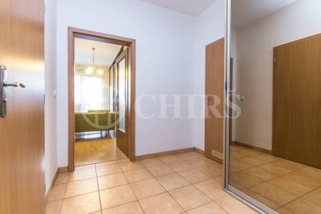 Prodej bytu 1+kk s balkonem, OV, 44m2, ul. Kudrnova 234/6, Praha 5 - Motol
