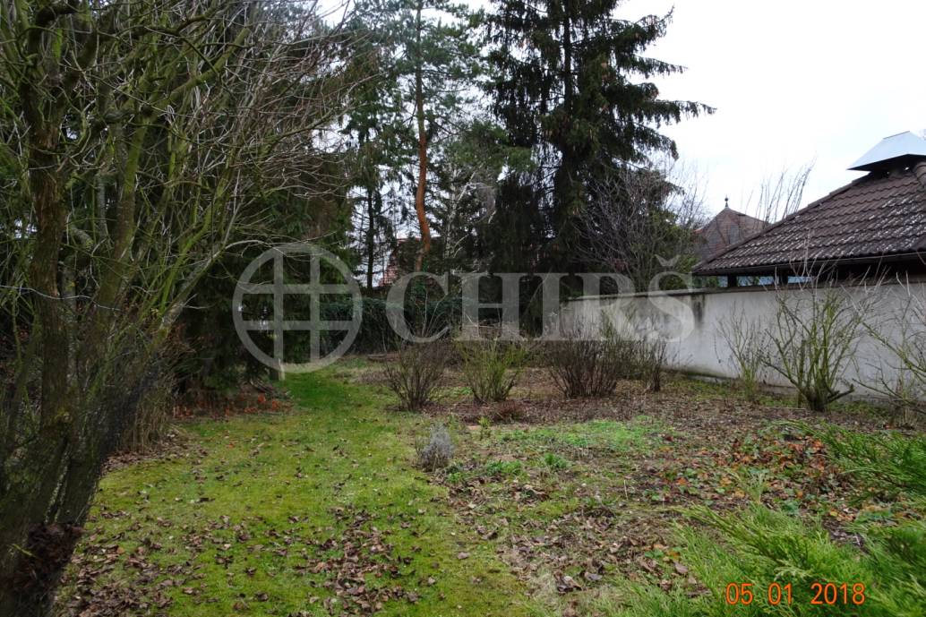 Prodej stavební parcely 1.275 m2 v obci Limuzy, střední Čechy