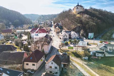 Prodej rodinného domu 6+kk s garáží a klubovnou, ul. Stradonická 28, obec Nižbor, okres Beroun