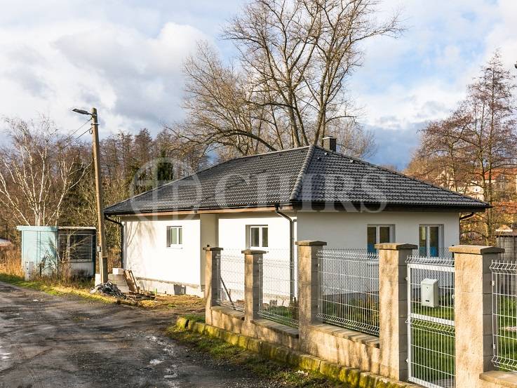 Prodej rodinného domu 4+kk, OV, 100m2, ul. Luční, Vodochody, Praha-východ