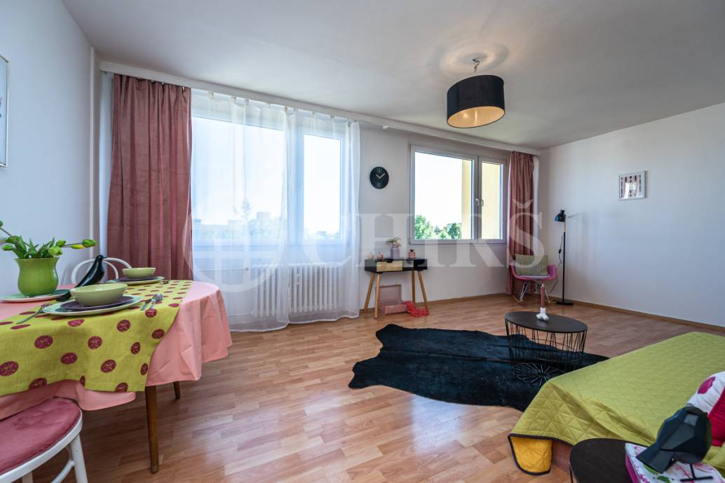 Prodej bytu 1+kk, OV, 34 m2, ul. Křivenická 449/23, Praha 8 - Čimice