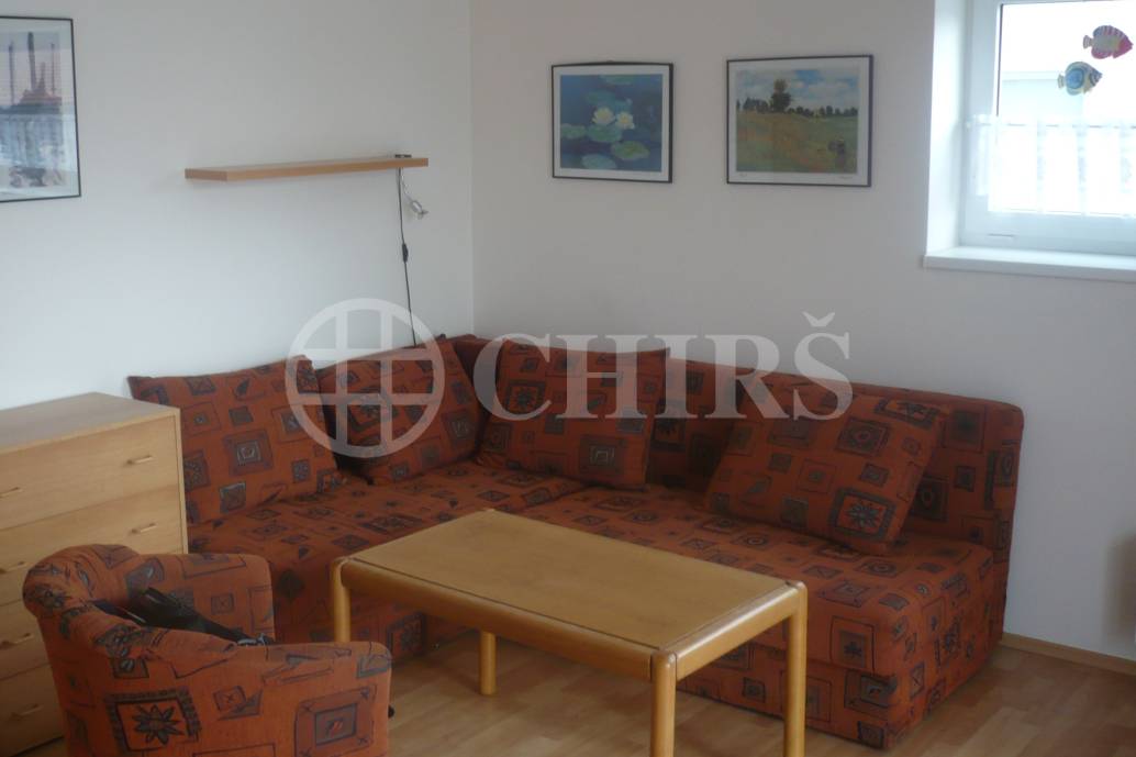 Pronájem bytu 1+kk/B, OV, 36m2, ul. U Smetanky 192/19, P-9 Hrdlořezy
