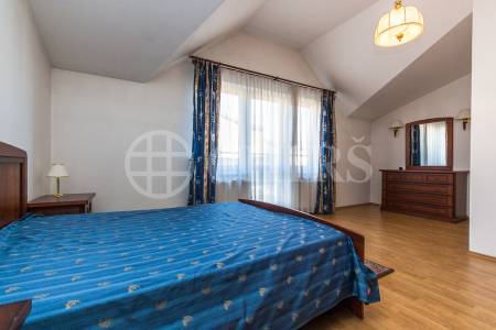 Prodej RD 6+kk/B/L/T, OV, 214m2, ul. Dělnická 444/3, Dolní Břežany, Praha - západ