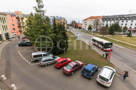 Prodej bytu 3+kk s balkonem a garážovým stáním, OV, 101m2, ul. Internacionální 1231/8, Praha 6 - Suchdol