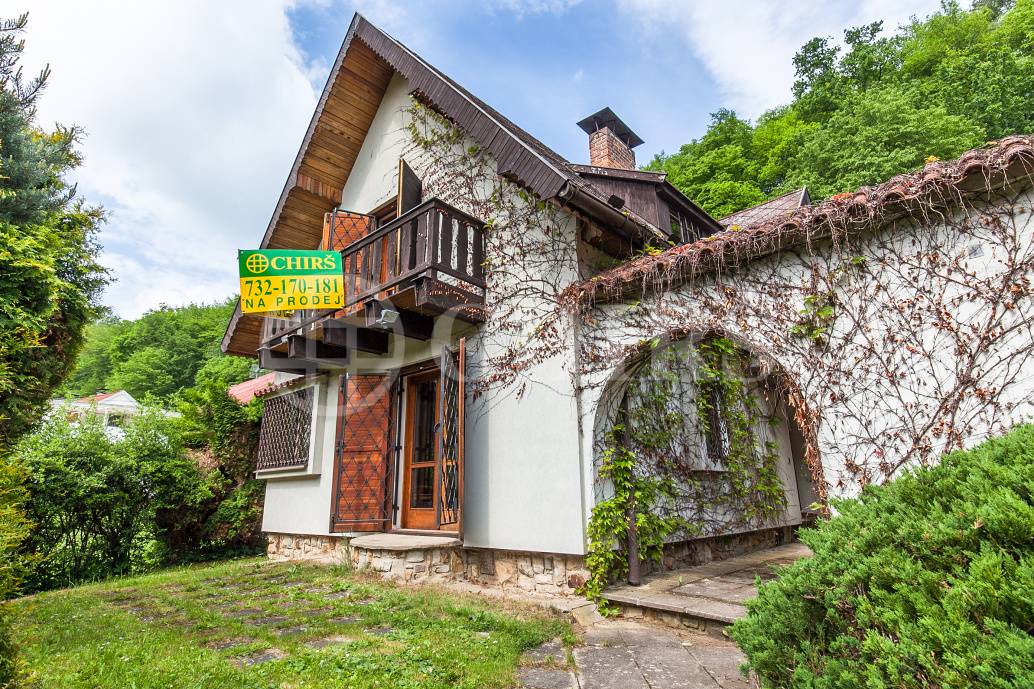 Prodej objektu 3+1, OV, 124m2, ul. V Potocích 430, Černolice