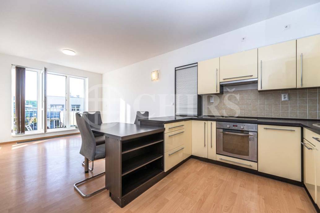 Pronájem bytu 2+kk se dvěma balkony, garážovým stáním a sklepem, OV, 66m2, ul. Wiesenthalova 1034/6, Praha 5 - Řeporyje