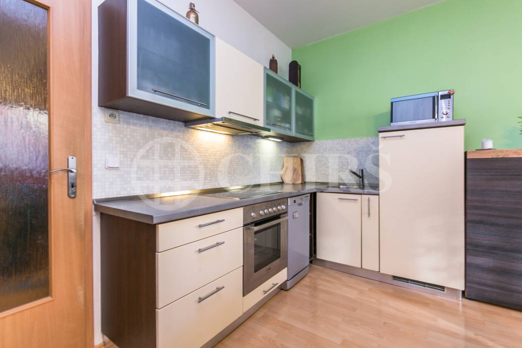 Prodej bytu 1+kk s balkonem, OV, 44m2, ul. Kudrnova 234/6, Praha 5 - Motol