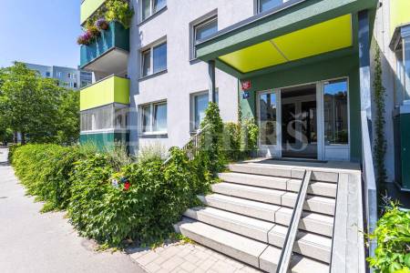 Prodej bytu 2+kk, OV, 42m2, ul. Voskovcova 987/14, Praha 5 - Hlubočepy