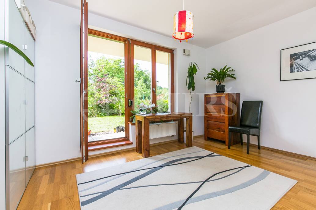 Prodej bytu 3+kk, 68m2, 172m2 předzahrádka, OV. ul. K Náhonu 989, Praha 9 - Hloubětín