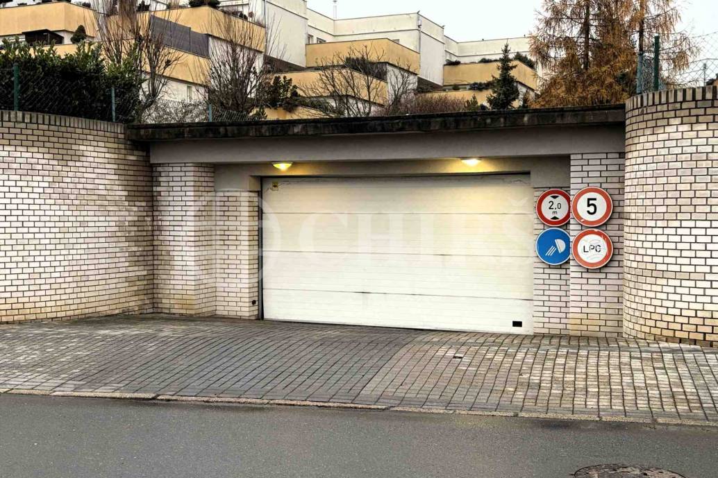 Prodej garážového stání, OV, 15 m2, ul. Klausova 1360/13b, Praha 5 - Stodůlky