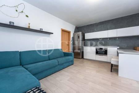 Pronájem bytu 2+kk s balkonem, OV, 45m2, ul. Žitná 1871, Hostivice, okr. Praha-západ