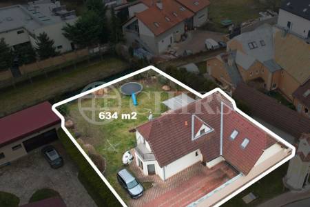 Prodej domu 4+1, OV, 208 m2, ul. Hostivická 137/19, Praha 5 - Sobín