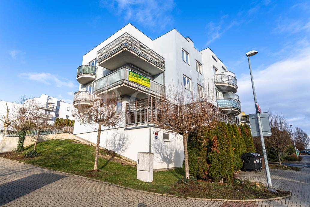 Pronájem bytu 3+kk, OV, 79 m2, ul. Dělená 976/3, Praha 5 - Řeporyje