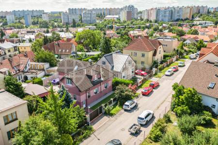 Prodej vícegeneračního rodinného domu s garáží, OV, U Cikánky 370/20, Stodůlky-Praha 5