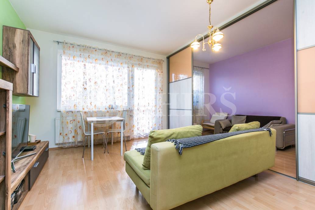 Prodej bytu 1+kk s balkonem, OV, 44m2, ul. Kudrnova 234/6, Praha 5 - Motol