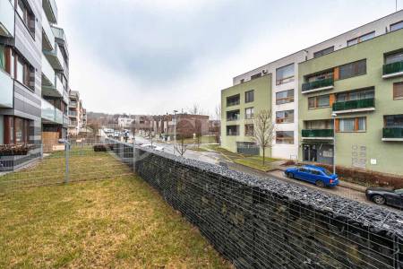 Prodej bytu 2+kk s terasou, OV, 59m2, ul. Pod Stolovou horou 975/1, Praha 5 - Jinonice