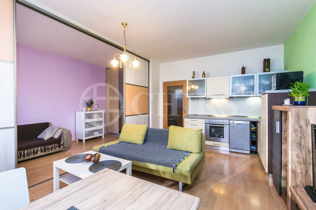 Prodej bytu 1+kk s balkonem, OV, 44m2, ul. Kudrnova 234/6, Praha 5 - Motol