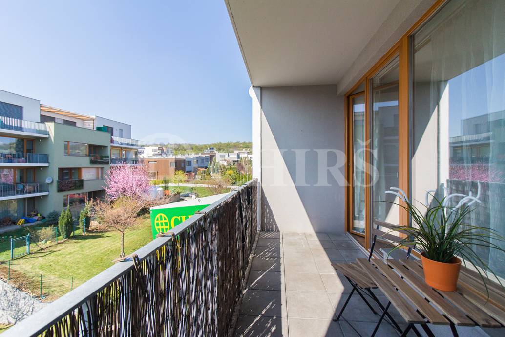 Prodej bytu 3+kk s balkonem, lodžií a garážovým stáním, OV, 86m2, ul. Vacínovská 830/1, Praha 5 - Jinonice