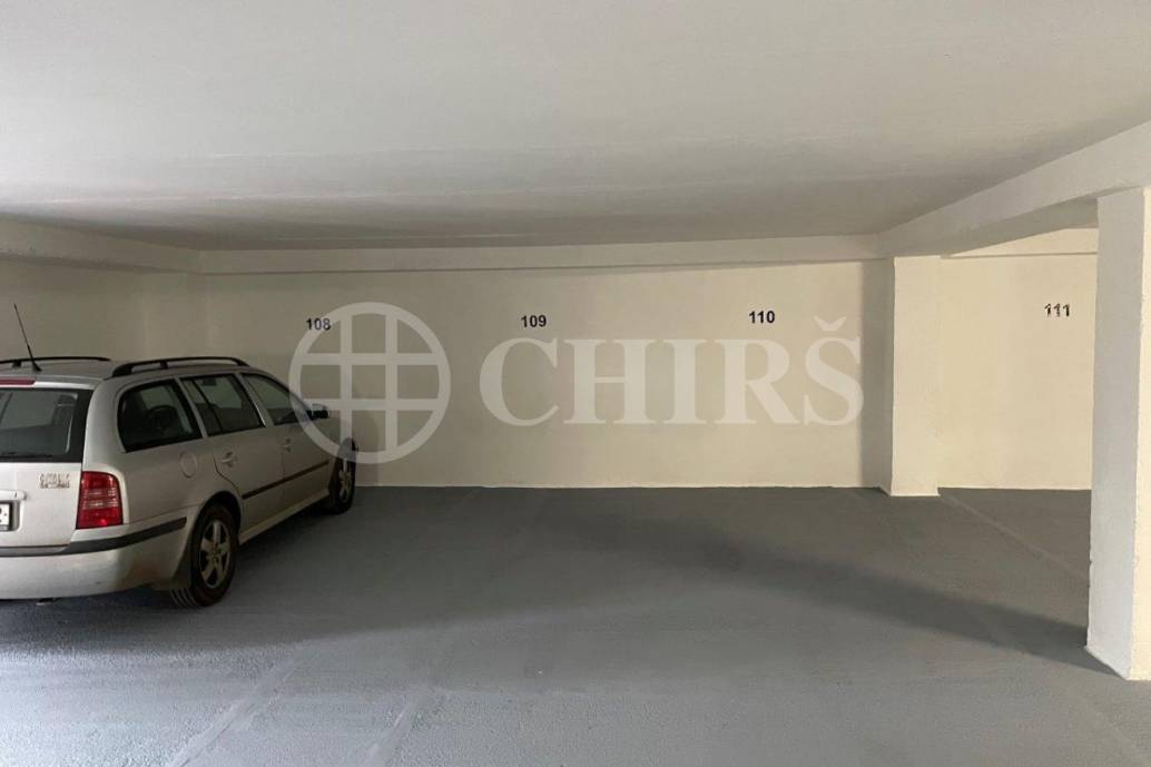 Pronájem garážového stání, 15  m², ul. Pod Klaudiánkou 1205/3a , Praha 4 - Podolí
