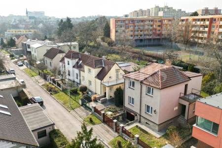 Prodej rodinného domu 5+1, OV, Na Vlku 447/6, Praha 5 - Stodůlky