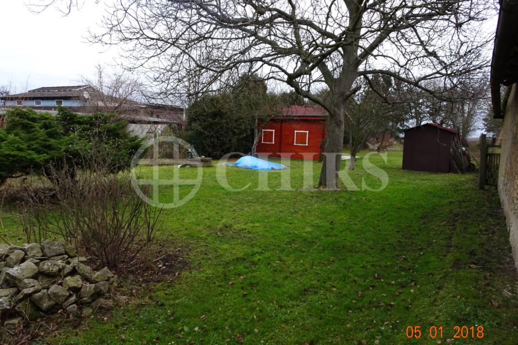 Prodej stavební parcely 1.275 m2 v obci Limuzy, střední Čechy