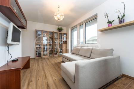 Prodej bytu 2+kk s balkonem a sklepem, OV, 48,3 m2, ul. Želetická 200/8, Praha 5 - Sobín Prodej bytu 2+kk s balkonem a sklepem, OV, 48,3 m2, ul. Želetická 200/8, Praha 5 - Sobín