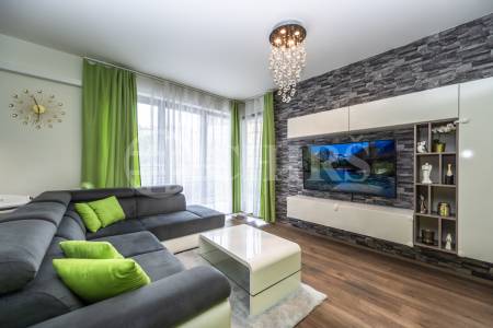 Prodej bytu 3+kk/L, sklep, garáž, OV, cca 100m2 vč. lodžie a sklepa, ul. Sokolovská 1019/312a, P-9