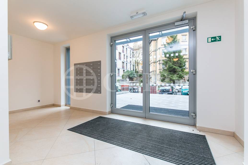 Pronájem bytu 2+kk s lodžií a garážovým stáním, OV, 66m2, ul. U Nikolajky 3325/34, Praha 5 - Smíchov