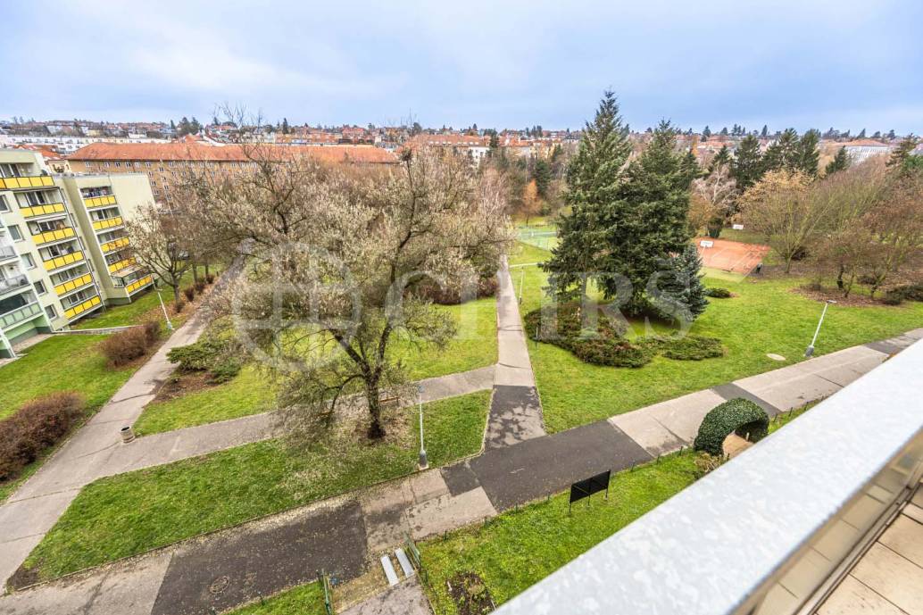 Prodej bytu 1+1 s balkonem a sklepem, DV, 65m², ul. Sartoriova 27/11, Praha 6 - Břevnov