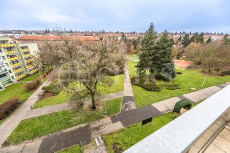 Prodej bytu 1+1 s balkonem a sklepem, DV, 65m², ul. Sartoriova 27/11, Praha 6 - Břevnov