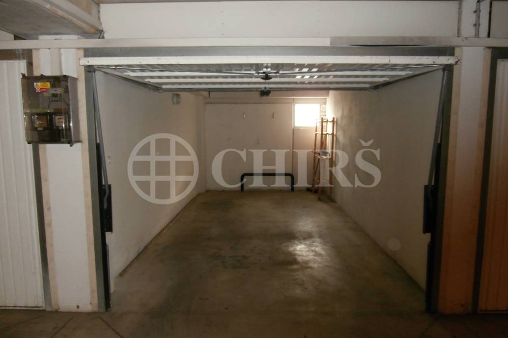 Pronájem garáže, OV, Hasova 1999, P-4  Modřany