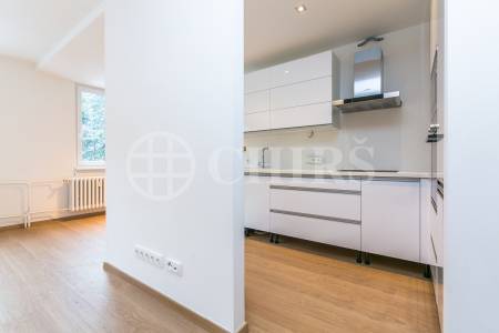Pronájem bytu 3+kk s lodžií, OV, 72m2, ul.  Prosluněná 562/15 , Praha 5 - Hlubočepy