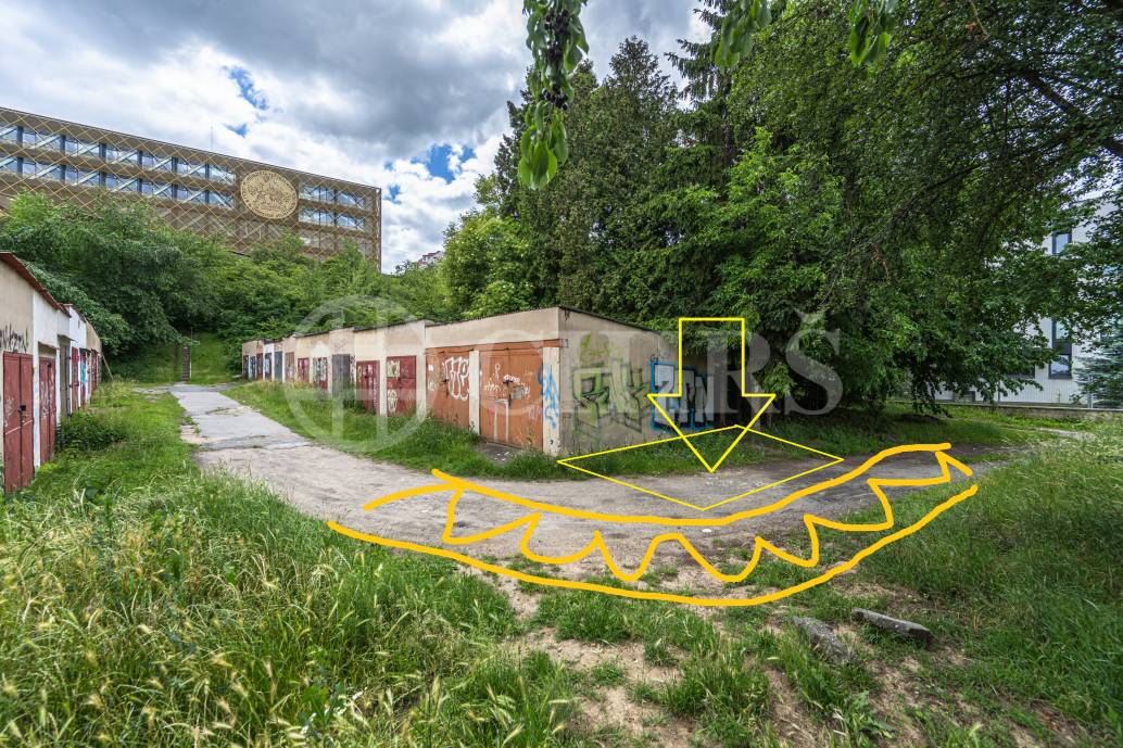 Prodej garáže, OV, 21 m2, ul. Na Hutmance, Praha 5 - Jinonice