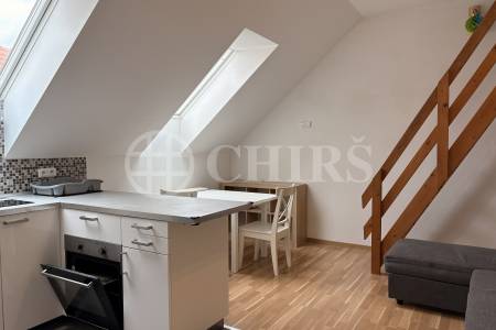 Pronájem bytu 2+kk 34 m²,ul. Husovo náměstí 10, Hostivice, Středočeský kraj